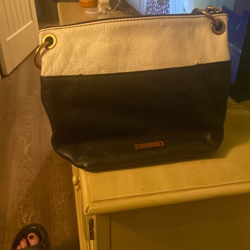 Fossil purse shoulder bag black & white